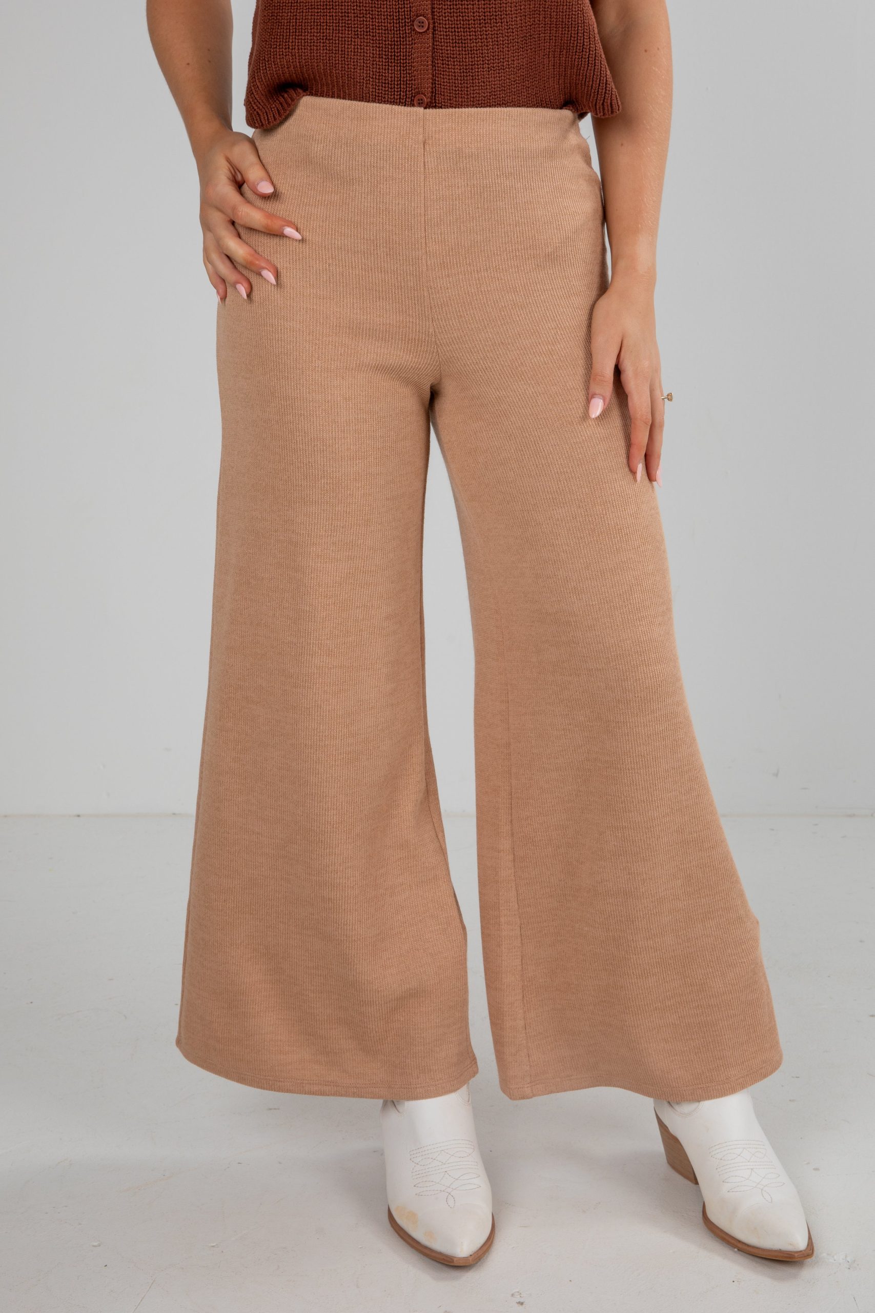 shopdressup_beige_knit_pants-2.jpg