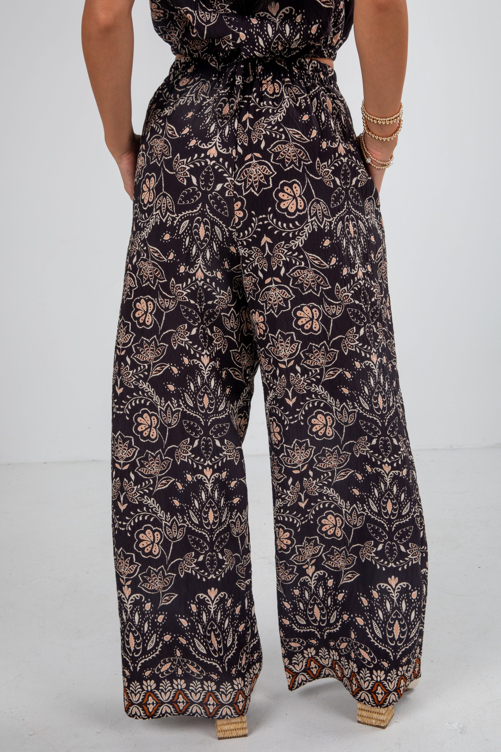 shopdressup_black_floral_pants-7.jpg