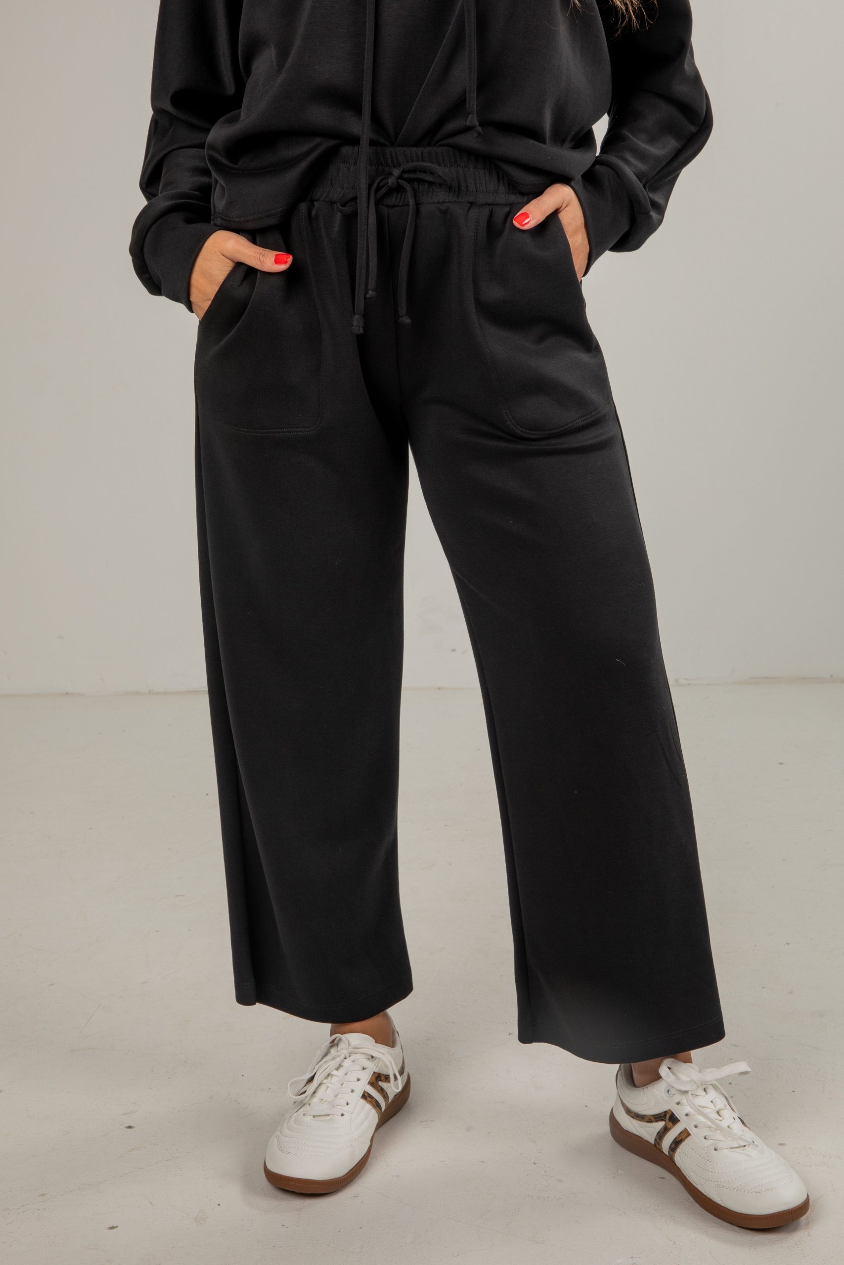 shopdressup_black_lounge_pants-2_3418ed02-da5f-4bcf-a568-f65901b5af0f.jpg