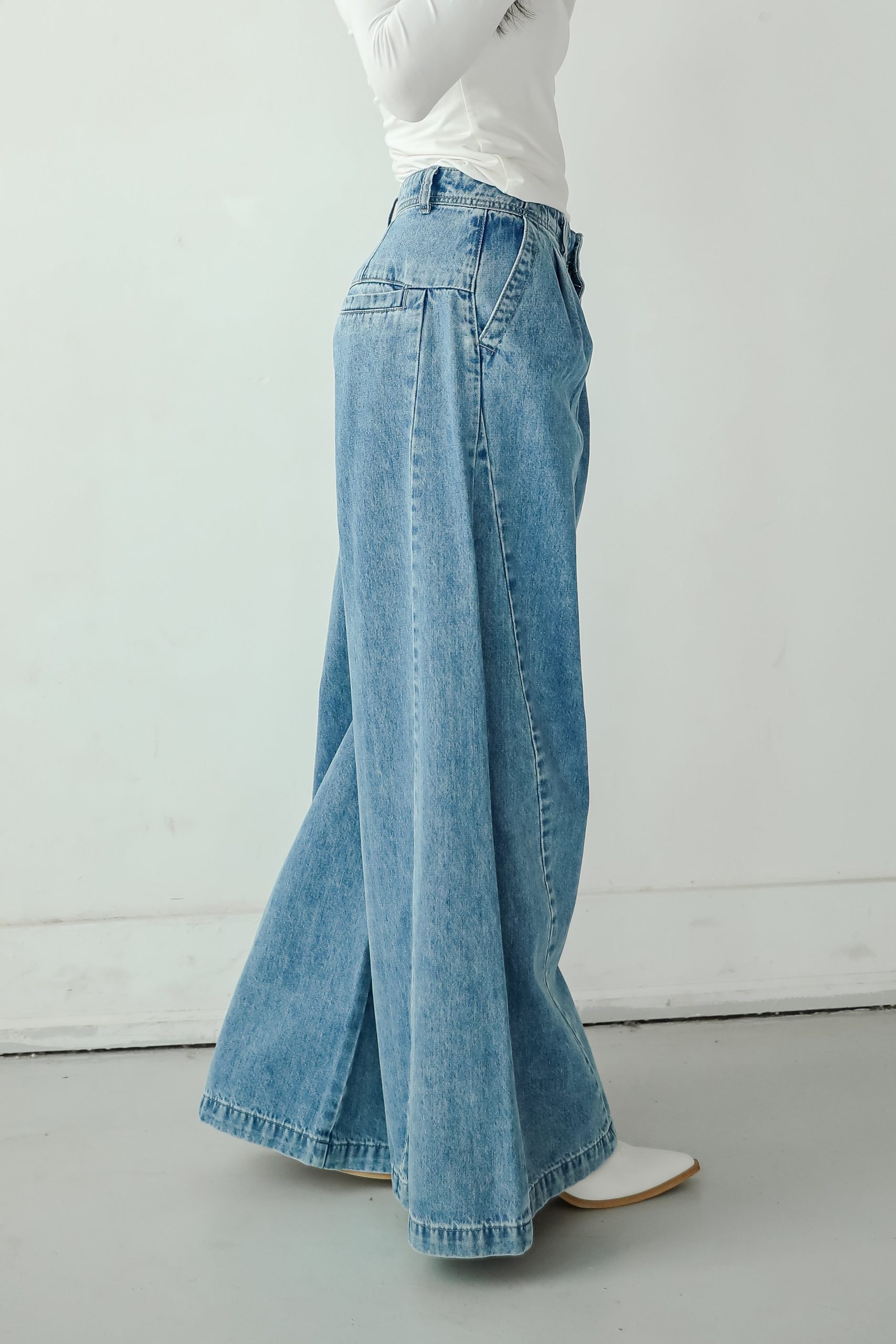 shopdressup_medium_wash_flare_leg_jeans-20.jpg