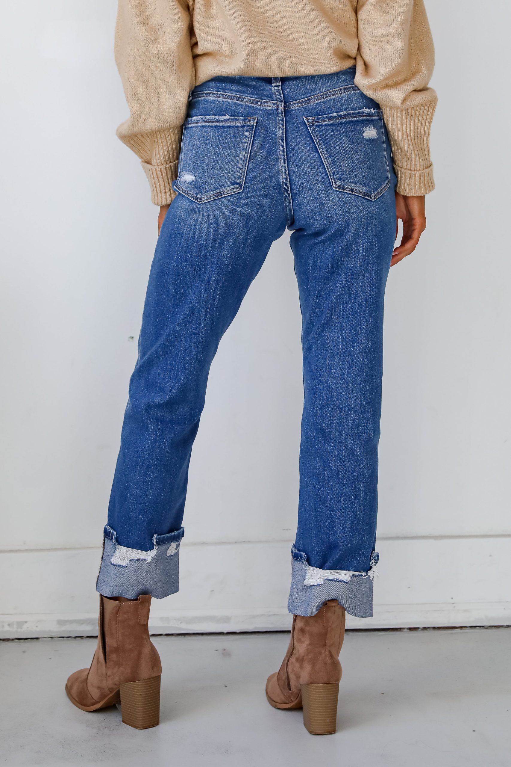 shopdressup_medium_wash_jeans-8_18b11e19-46d2-48ce-a3d9-2db461aae13c.jpg