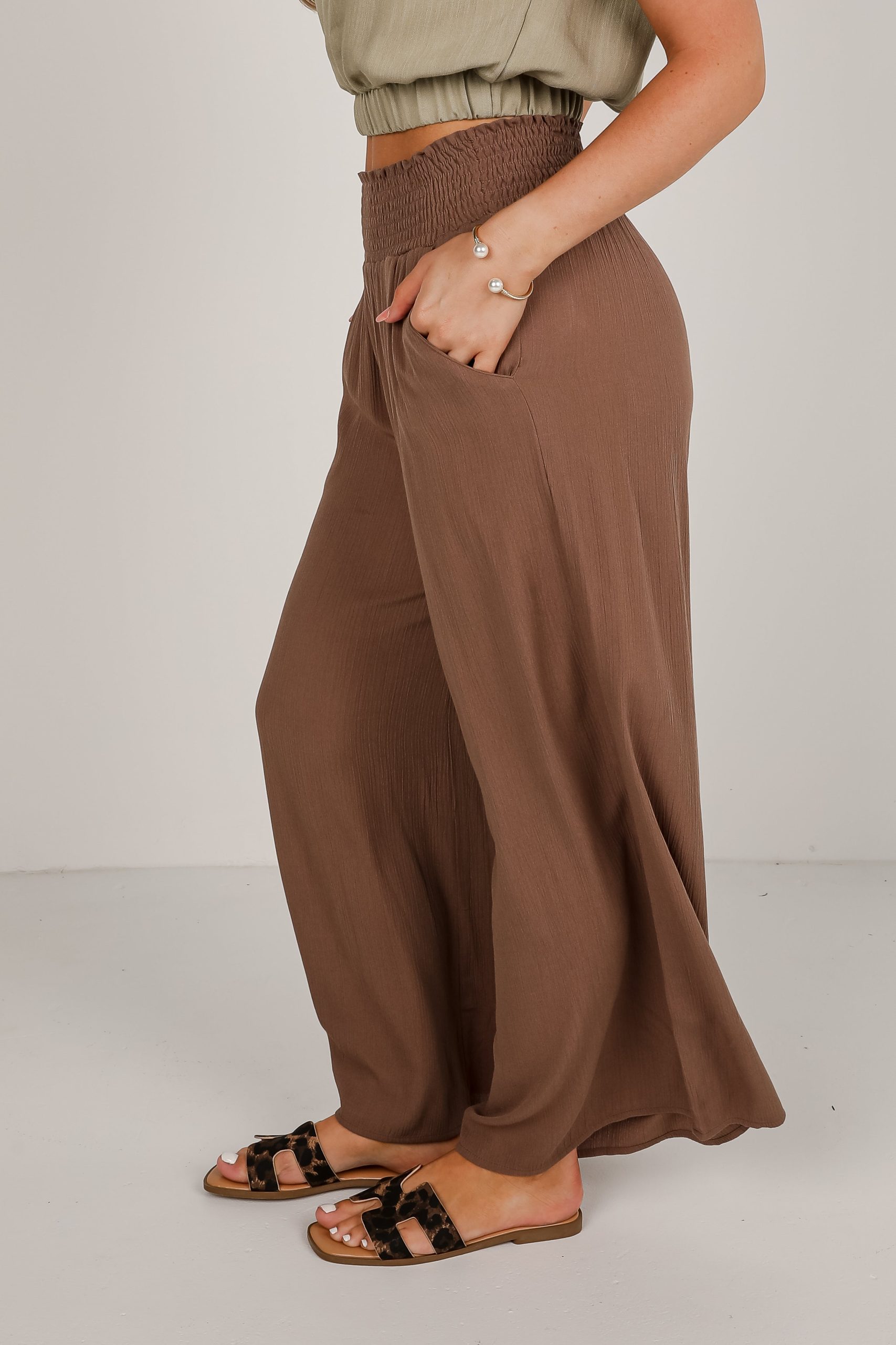 shopdressup_mocha_wide_leg_pants-3_29dae6b4-ed4b-41de-a1f7-fd1a45602ac1.jpg